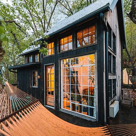 Treetop Hideaways: Wood Lily Treehouse In チャタヌーガ エクステリア 写真